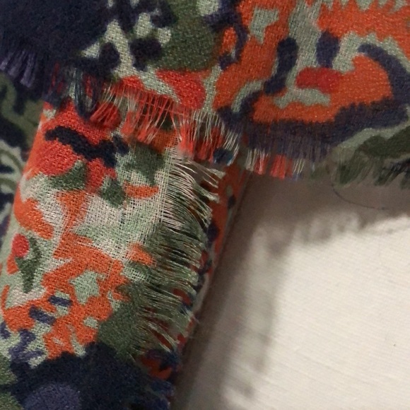 Large Lightweight Scarf-Floral/Polka Dot-Navy/Red-72x27-EUC - Picture 3 of 11